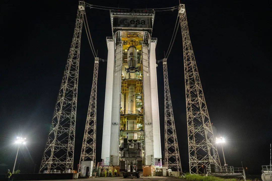 宇宙人(1731期）神舟二十號載人飛船瞄準4月24日17時17分發射；中國研發“月壤打磚機”；歐洲商業公司首個返回式航天器發射:磚機
